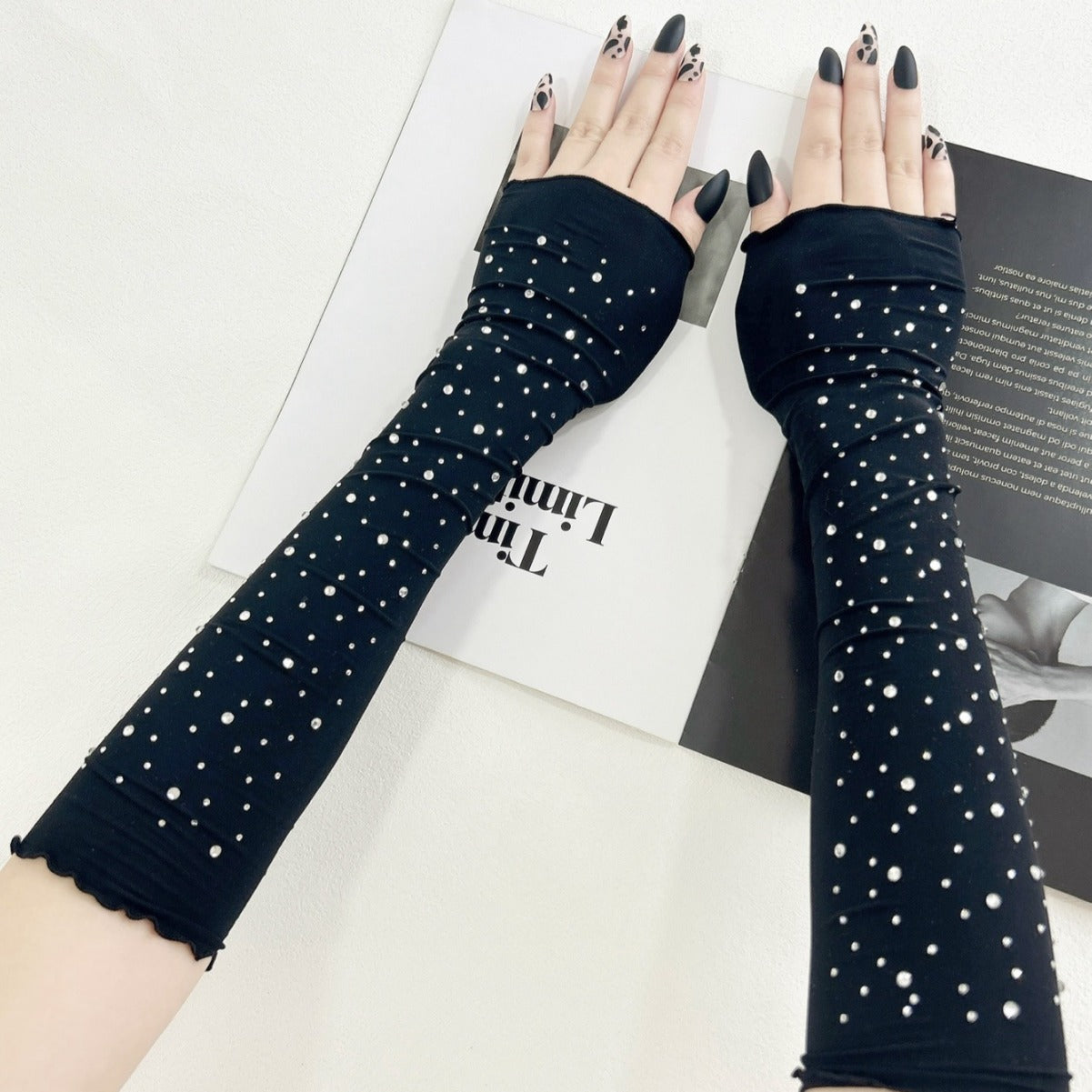 Korean Style Ice Silk Elasto Arm Sleeve - ViktaShop