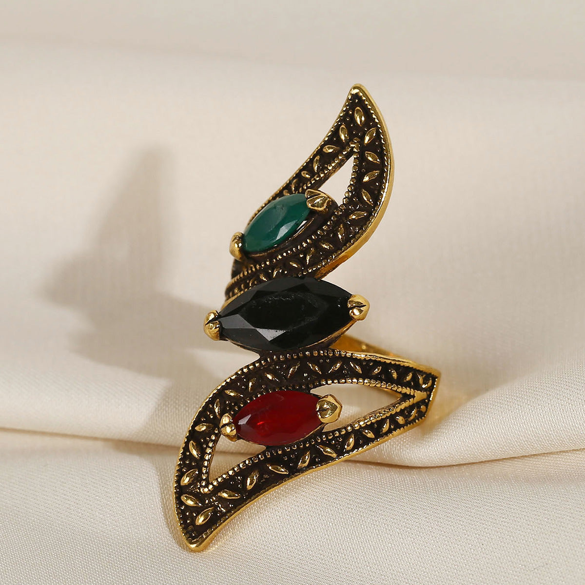 Vintage Style Gold & Silver Tone Fashion Ring - ViktaShop