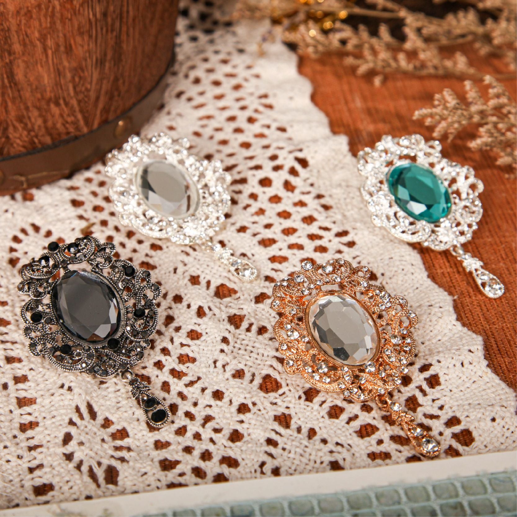 Retro Diamond Metal Clip – Custom Pattern Journal Accessory, 4 Options - ViktaShop