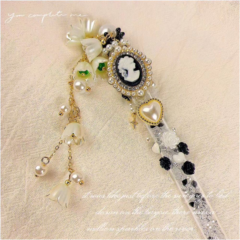 Elegant Character pen knife