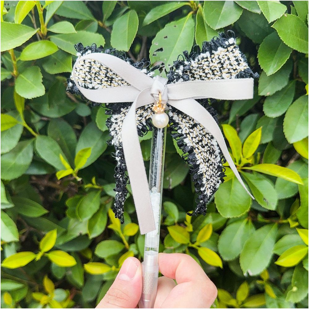 Handmaid art pen paper knife