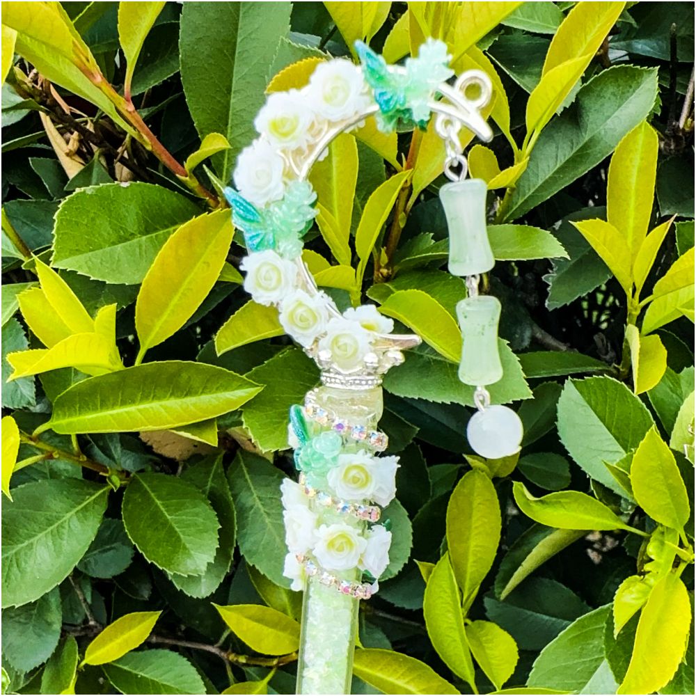 Handmaid art pen paper knife