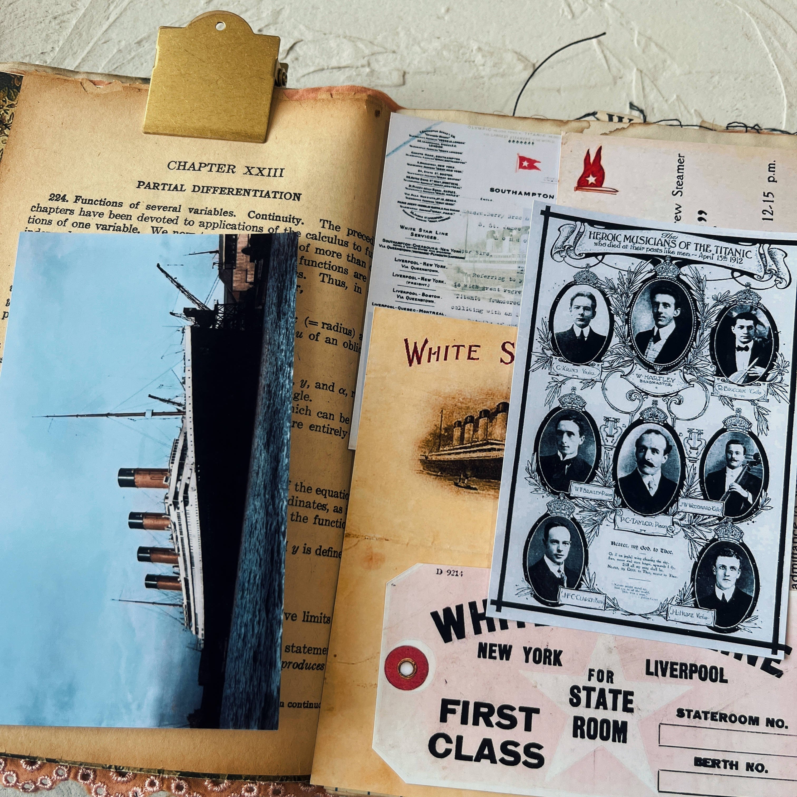 Retro Voyage Titanic Material Papier