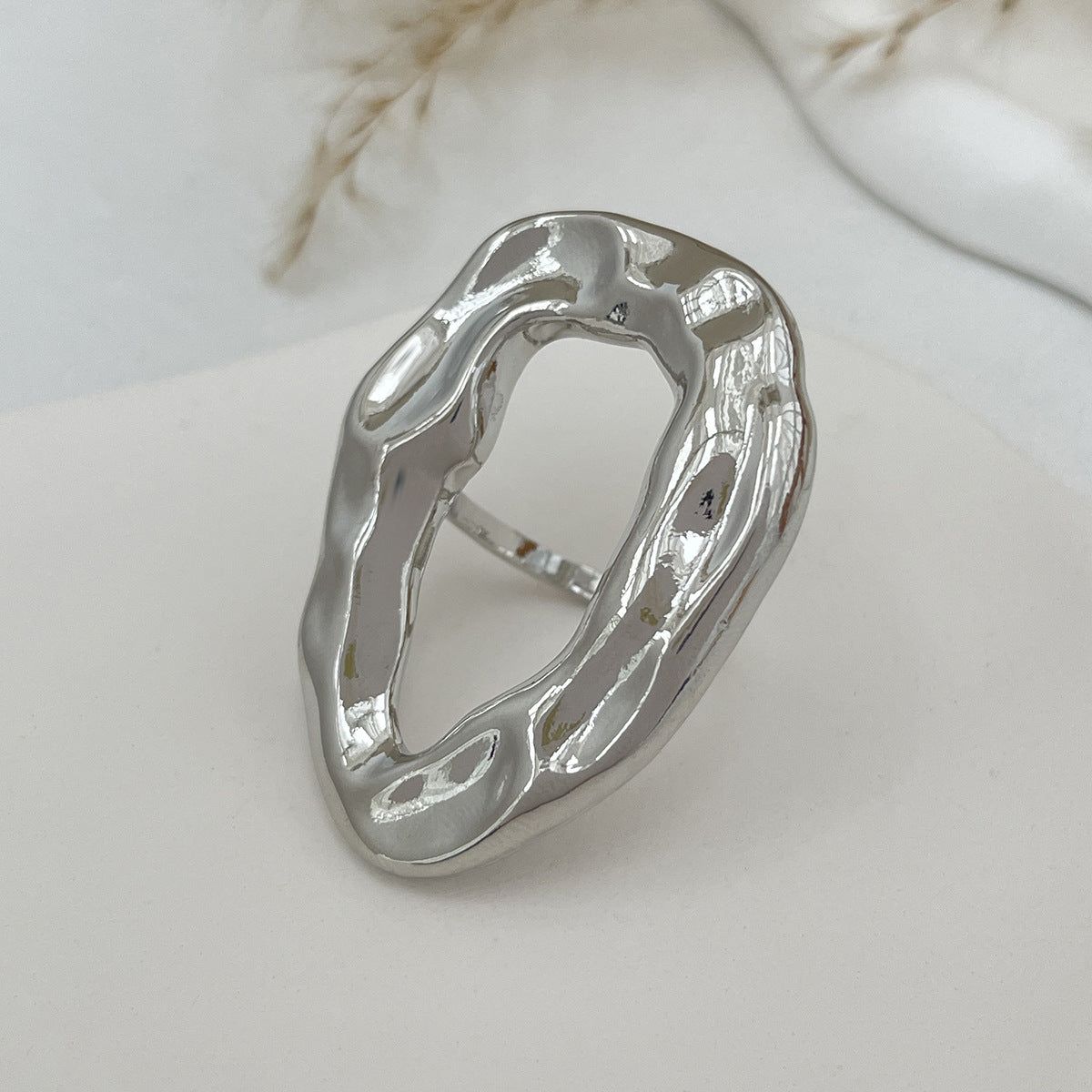 Liquid Metal Geometric Flower Ring, Irregular Hollow Design - ViktaShop