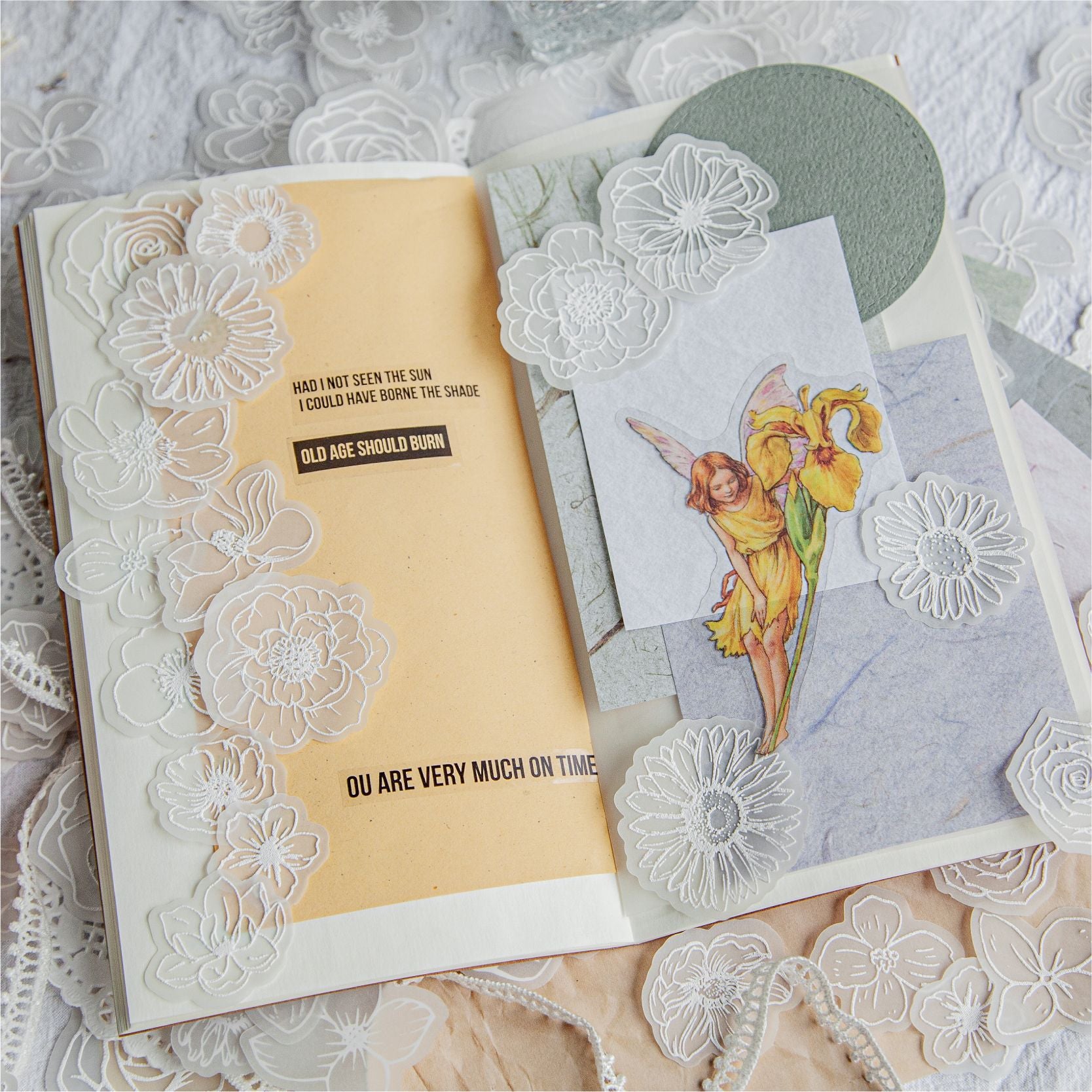 RetroStory White Tea 3D Flower Scrapbooking Set – Light Vintage Base - ViktaShop