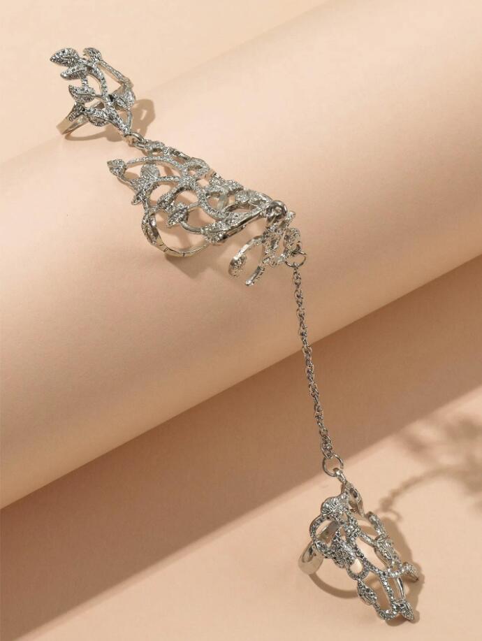Ethnic Floral Conjoined Ring – Hollow Alloy Design - ViktaShop