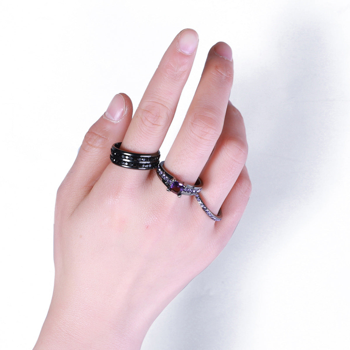Black Gold Double Row Purple Diamond Ring - ViktaShop