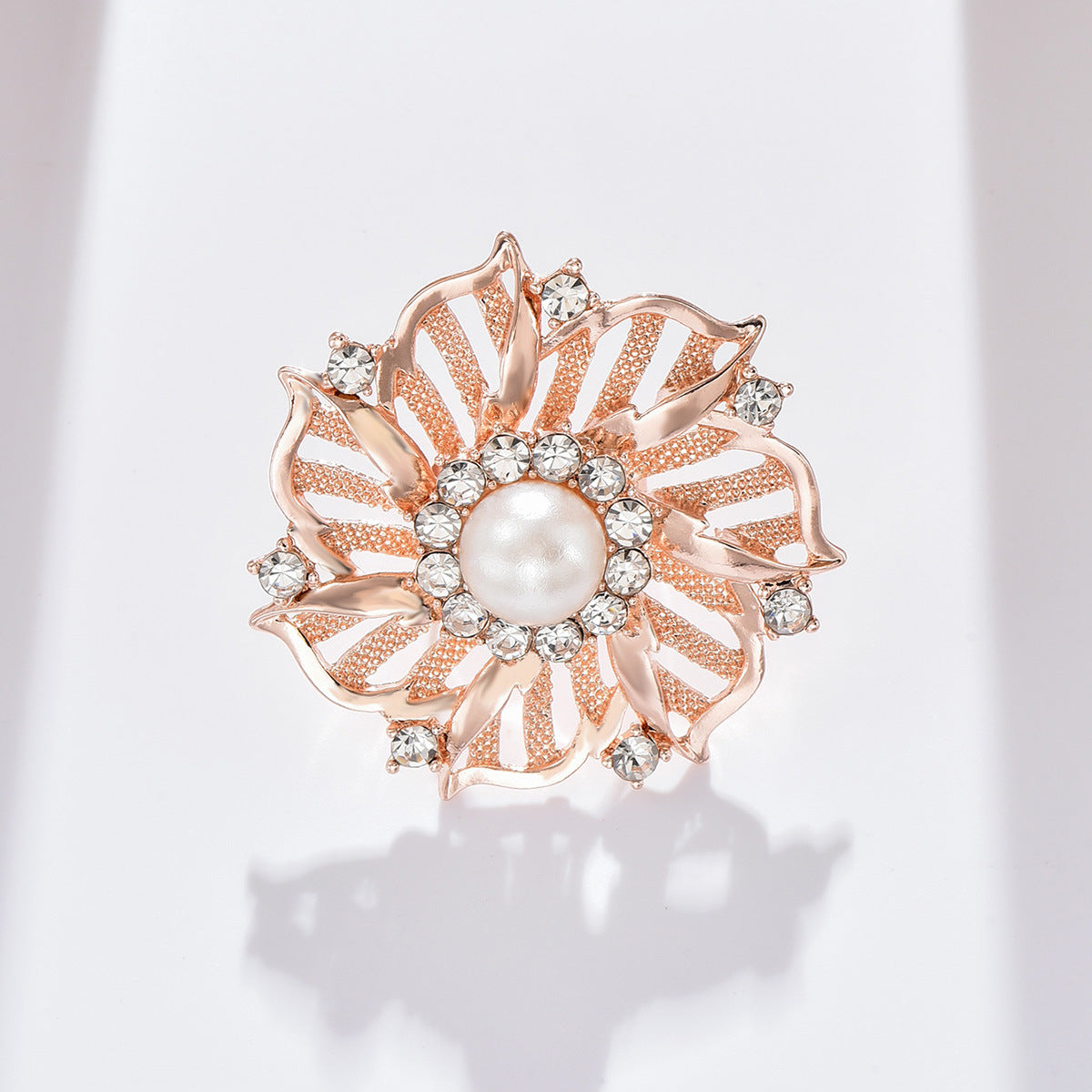 Luxury Flower Gold Ring - ViktaShop