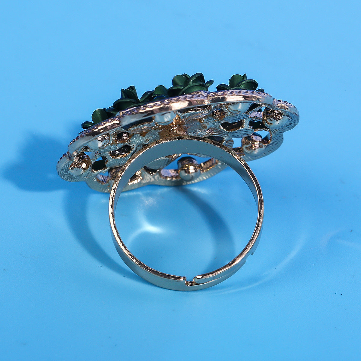 Fashion Rose Decorative Emerald Ring - ViktaShop
