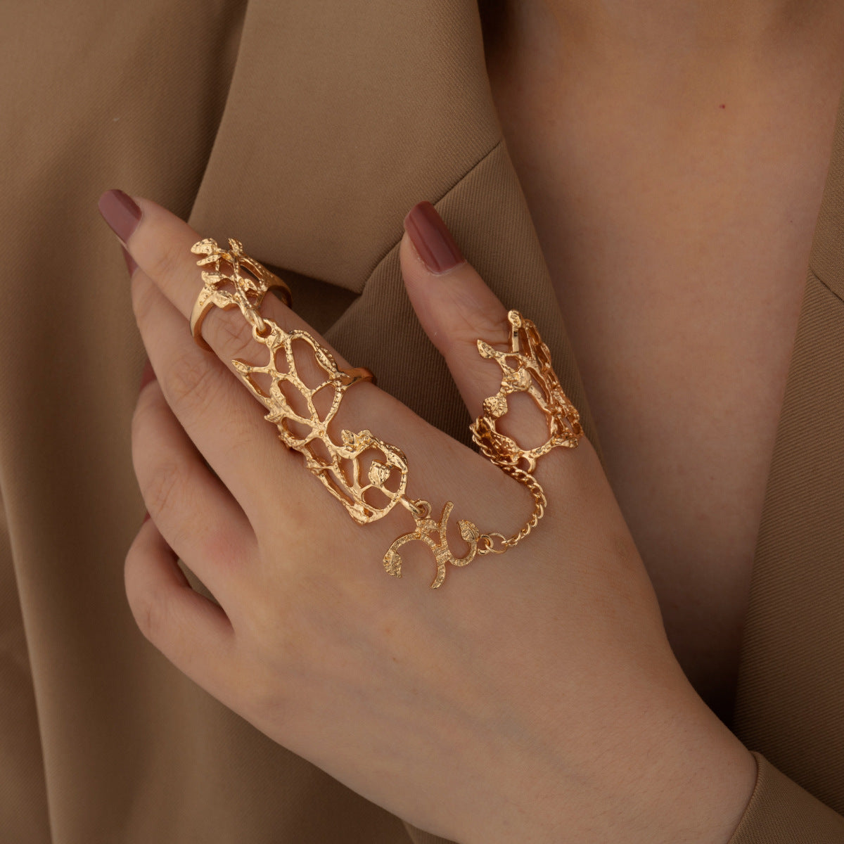 Ethnic Floral Conjoined Ring – Hollow Alloy Design - ViktaShop