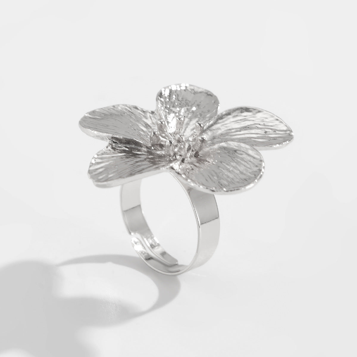 Liquid Metal Geometric Flower Ring, Irregular Hollow Design - ViktaShop